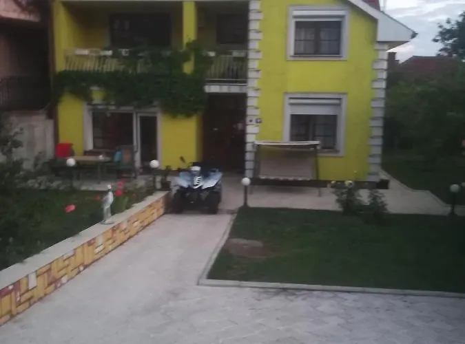 Апартаменты Zivic *